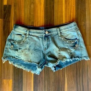 SALE🚨 BEDAZZLED jean shorts